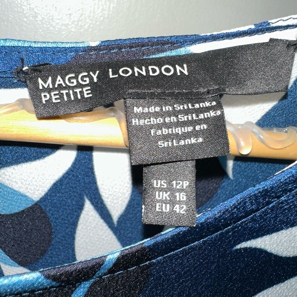 Maggy London Floral Print Shift Tiered Ruffle Mini Dress Size 12P - Picture 3 of 5